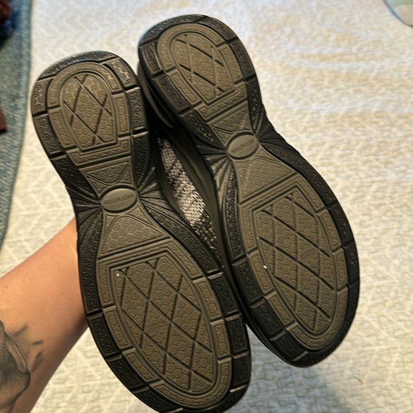 Hyper arch motion slip on - Picture 4 of 5